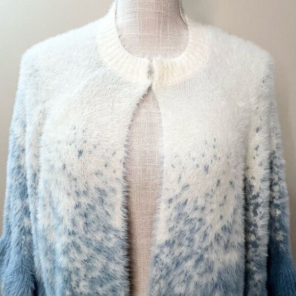 Calligraphie Soft Fuzzy Poncho Cape Sweater Ruffle Small - Picture 3 of 9